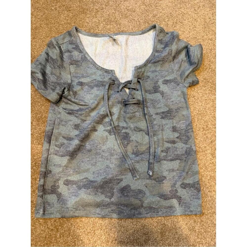 Mudd Wome's Camo T-Shirt W/ Cute Tie Up V-Neck Size XS